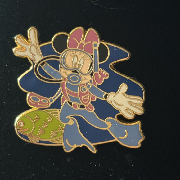 Scuba Diving Minnie Mouse Disney Pin Lanyard Series - Picture 3 of 4